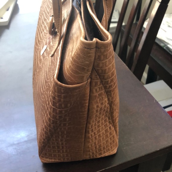 Handmade crocodile imprinted tan leather bag - Picture 3 of 5